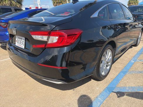 Used 2018 Honda Accord LX image 3