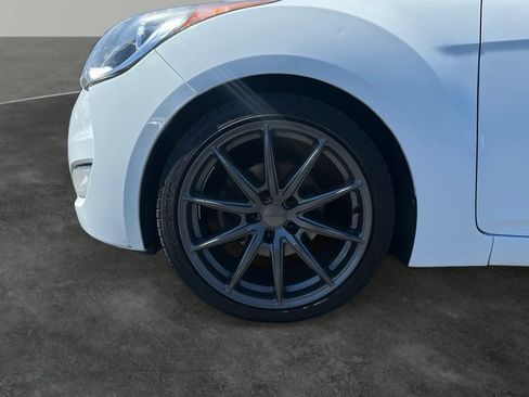 Used 2013 Hyundai Veloster w/ Style Pkg FWD image 5