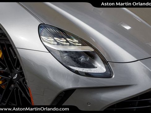 Used 2025 Aston Martin V8 Vantage Coupe image 14