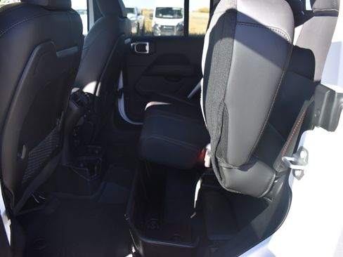 New 2025 Jeep Gladiator Rubicon w/ Convenience Group image 23