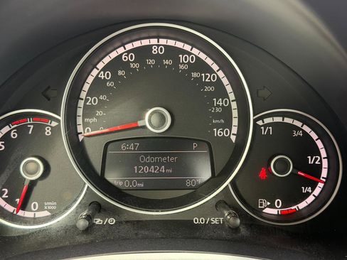 Used 2015 Volkswagen Beetle 1.8T FWD image 27