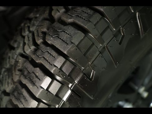 Used 2021 Jeep Gladiator Sport image 6