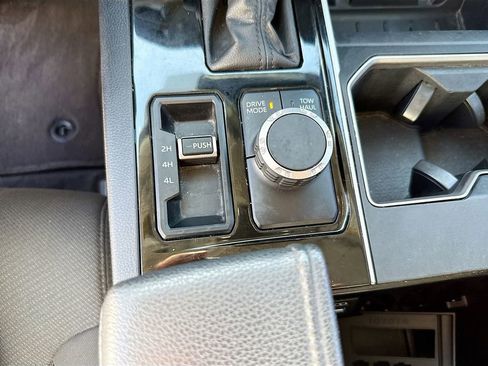 Used 2022 Toyota Tundra SR5 w/ SR5 Convenience Package image 18