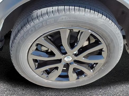 Used 2022 Nissan Rogue Sport SV image 9