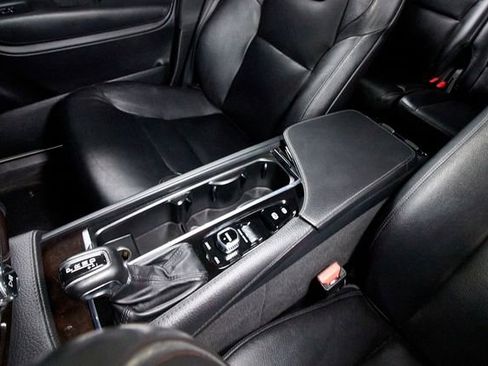 Used 2016 Volvo XC90 T6 Momentum w/ Momentum Plus Package image 10