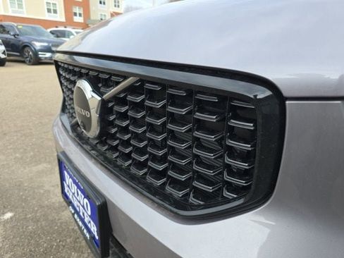 New 2026 Volvo XC40 B5 Plus w/ Climate Package AWD/4WD image 11