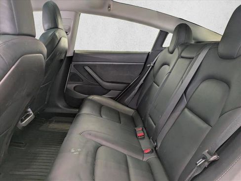 Used 2020 Tesla Model 3 Standard Range Plus image 17