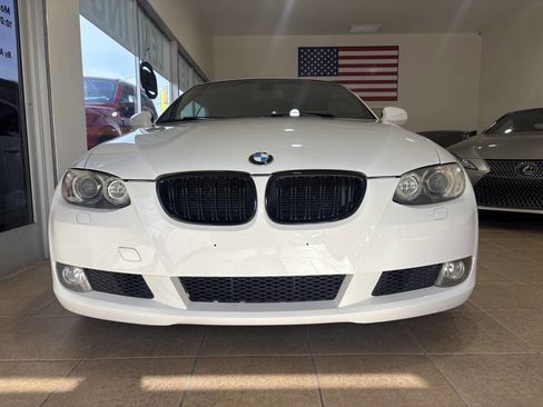 Used 2010 BMW 328i Convertible image 1