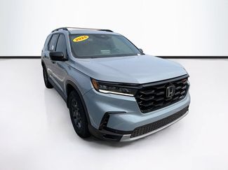 Used 2025 Honda Pilot TrailSport video 2