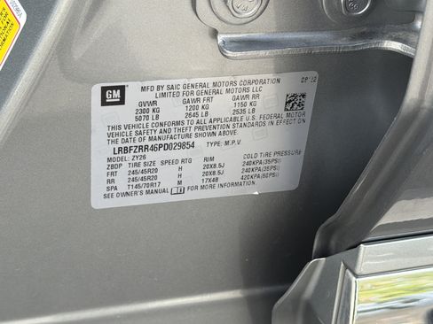 Used 2023 Buick Envision Avenir FWD image 37