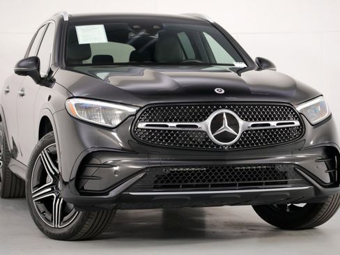 Used 2023 Mercedes-Benz GLC 300 w/ AMG Line image 4