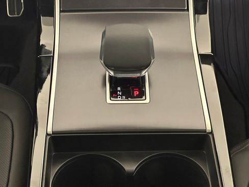 New 2026 Land Rover Range Rover Velar Dynamic SE image 18