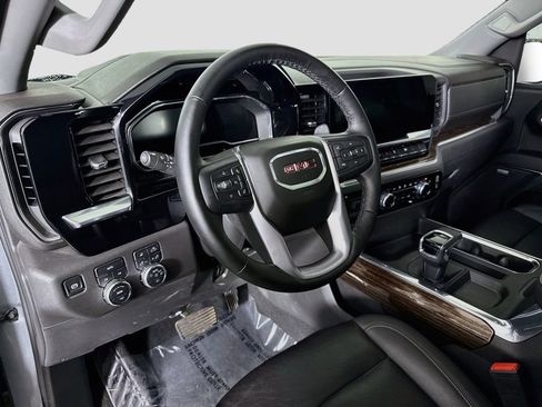 Used 2025 GMC Sierra 1500 Elevation w/ Elevation Premium Package AWD/4WD image 9