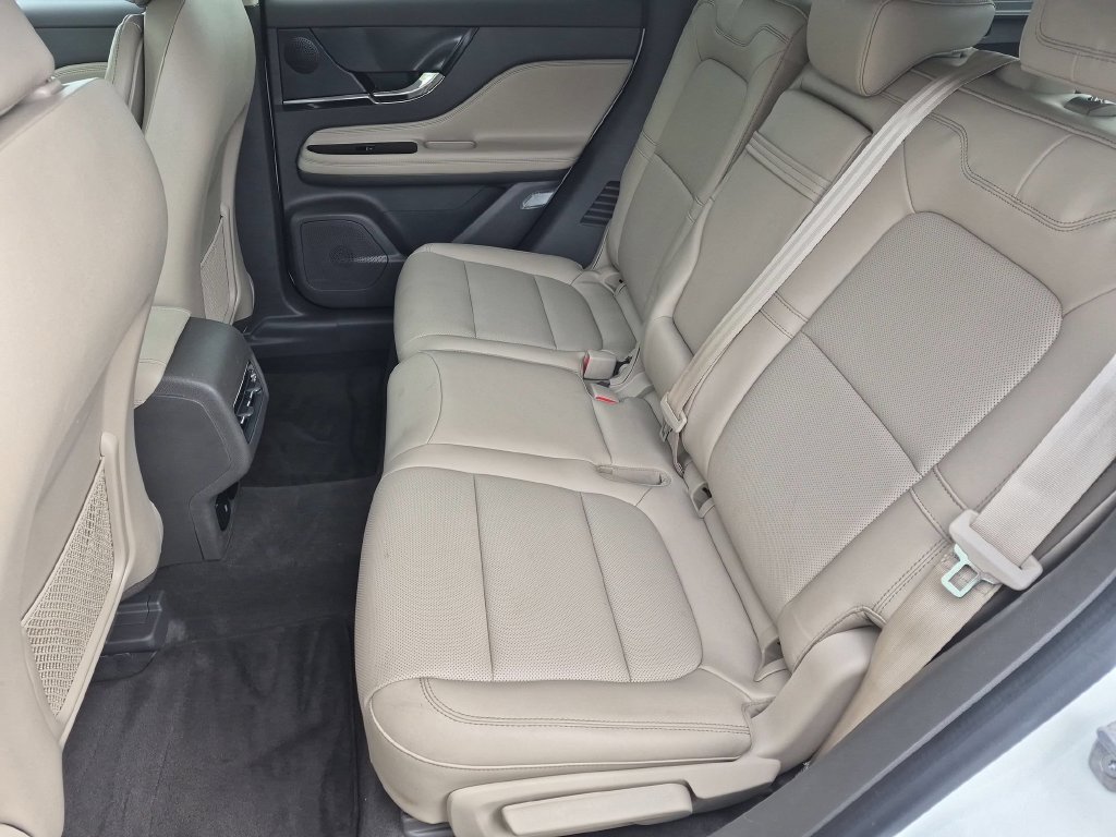 Used 2024 Lincoln Corsair AWD w/ Equipment Group 101A image 20