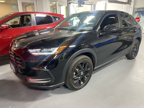 Used 2023 Honda HR-V Sport image 12