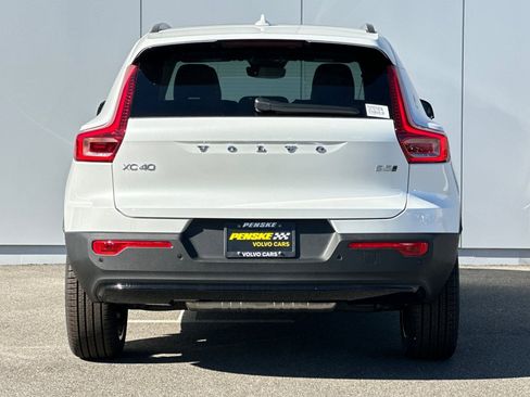 New 2026 Volvo XC40 B5 Ultra w/ Climate Package AWD/4WD image 4