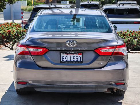Used 2019 Toyota Camry LE FWD image 5