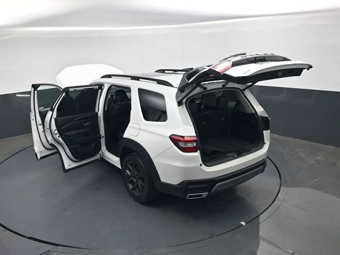 Used 2023 Honda Pilot Elite image 36