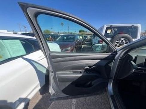 Used 2025 Hyundai Tucson SEL image 12