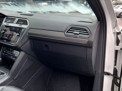 Used 2022 Volkswagen Tiguan SE R-Line image 19