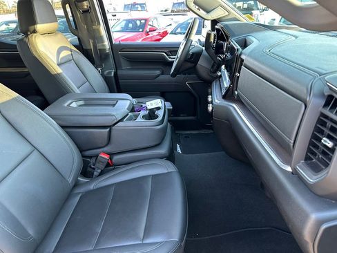 Used 2025 GMC Sierra 1500 SLT image 24