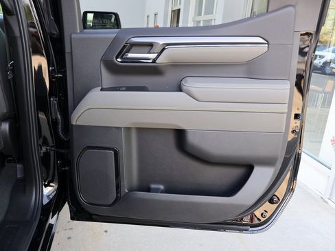 New 2026 Chevrolet Silverado 1500 ZR2 image 40