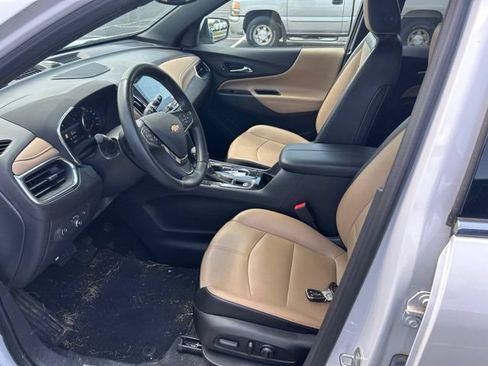 Used 2024 Chevrolet Equinox Premier AWD/4WD image 9