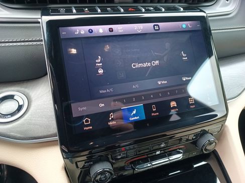 Certified 2024 Jeep Grand Cherokee Limited image 21