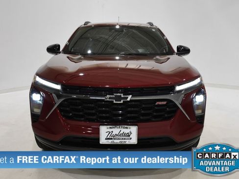 Used 2025 Chevrolet Trax RS image 2