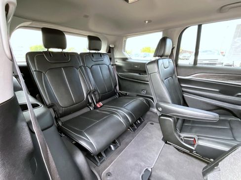 Used 2022 Jeep Grand Cherokee L Limited image 20