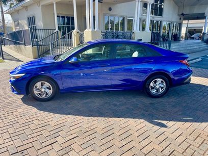 Used 2025 Hyundai Elantra SE