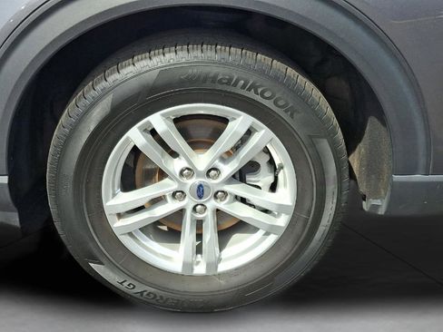 Used 2023 Ford Explorer XLT image 10