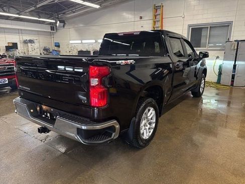 Used 2024 Chevrolet Silverado 1500 LT AWD/4WD image 6