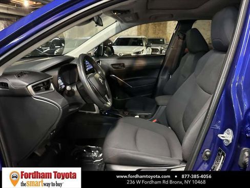 Certified 2022 Toyota Corolla Cross LE image 14