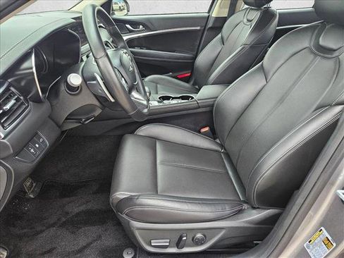 Used 2025 Genesis G70 2.5T image 15