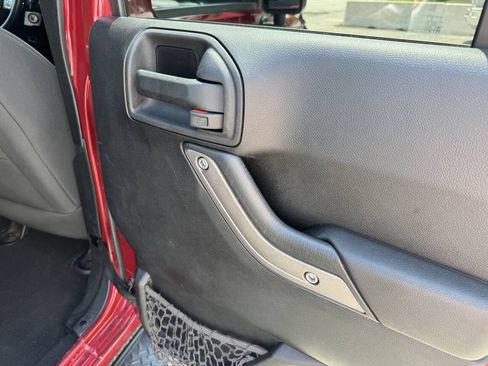 Used 2012 Jeep Wrangler Unlimited Sport AWD/4WD image 14
