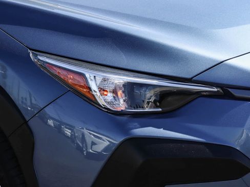 Used 2024 Subaru Crosstrek 2.0i Premium image 4