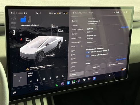Used 2025 Tesla Cybertruck Cyberbeast AWD/4WD image 25