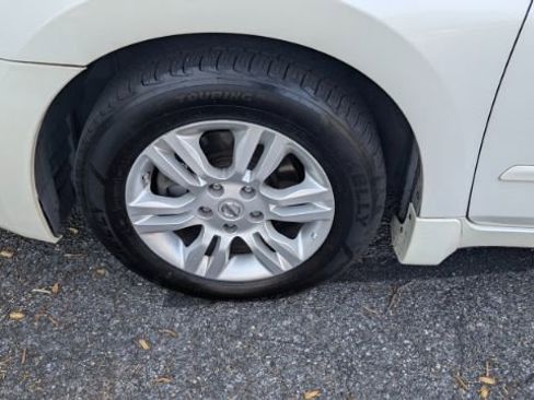 Used 2012 Nissan Altima 2.5 S w/ Convenience Pkg FWD image 9