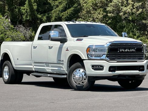 Used 2024 RAM 3500 Limited AWD/4WD image 2