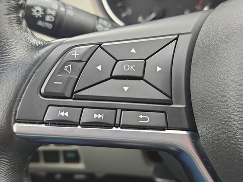 Used 2019 Nissan Rogue Sport SV w/ Technology Package image 29