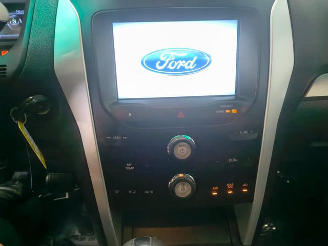 Used 2015 Ford Explorer XLT w/ Equipment Group 202B AWD/4WD image 25