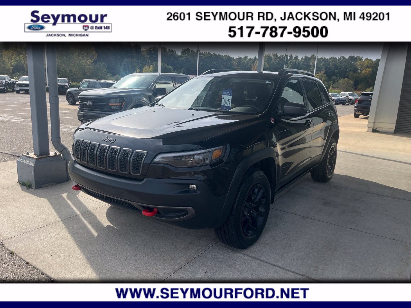Used 2020 Jeep Cherokee Trailhawk w/ Cold Weather Group AWD/4WD image 1