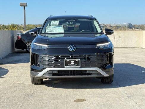 New 2026 Volkswagen Tiguan SE image 3