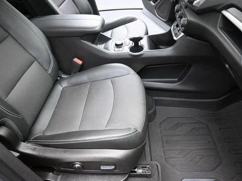 Used 2023 GMC Terrain SLT w/ Tech Package FWD image 26