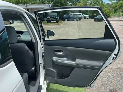 Used 2012 Toyota Prius V Two FWD image 21