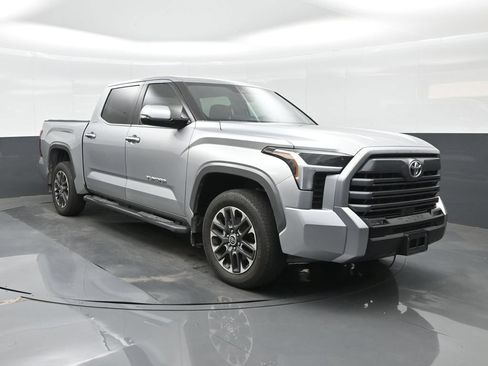 Used 2024 Toyota Tundra Limited w/ Power Package AWD/4WD image 11