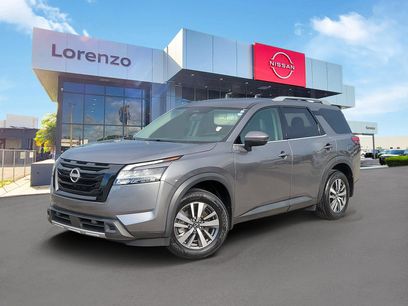 Used 2024 Nissan Pathfinder SL w/ Black Appearance Package