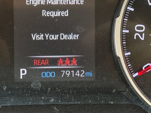 Used 2021 Toyota RAV4 LE FWD image 11