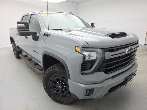 Used 2024 Chevrolet Silverado 2500 LT w/ Z71 Sport Edition image 4